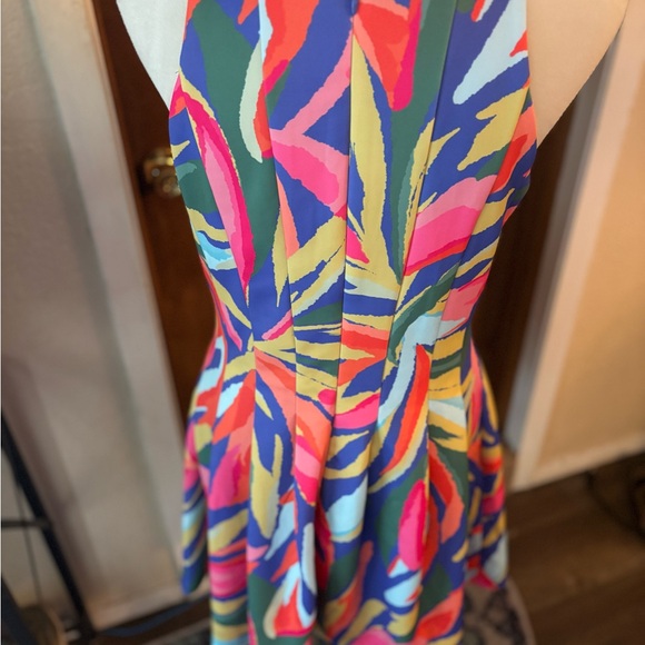 Vince Camuto Colorful Abstract dress. - Picture 4 of 10
